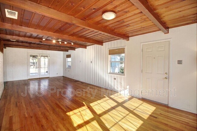 Foto del edificio - 3107 Del Paso Blvd