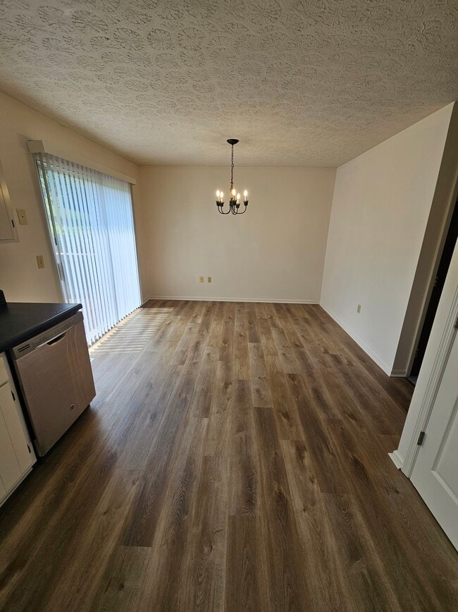 Kitchen dining area. - 265 N Ashbrook Cir