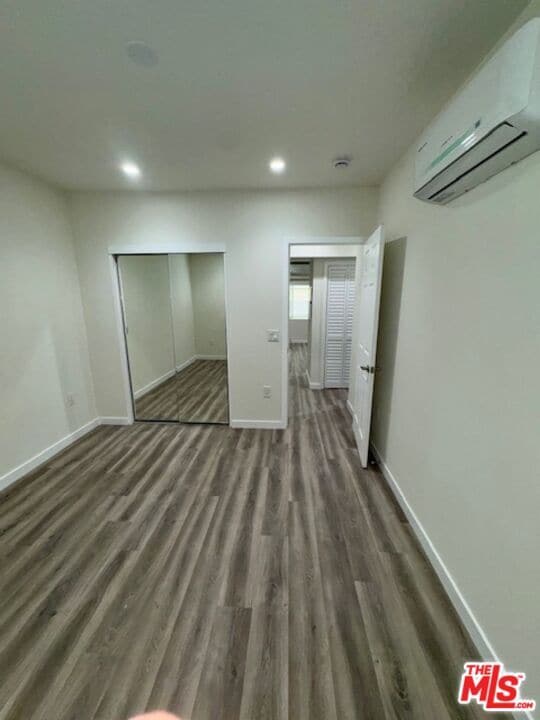 Building Photo - 2424 Ocean Park Blvd