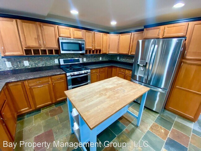 Foto del edificio - 3 br, 3.5 bath House - 44 N Patterson Park