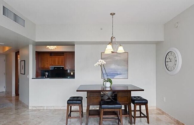 Building Photo - 333 Las Olas Way