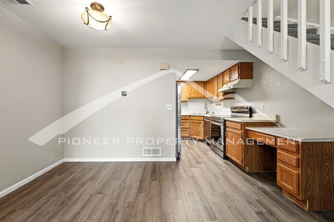 Foto del edificio - Spacious Condo with Washer/Dryer and Centr...
