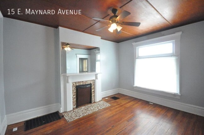 Foto del edificio - 15 E Maynard Ave