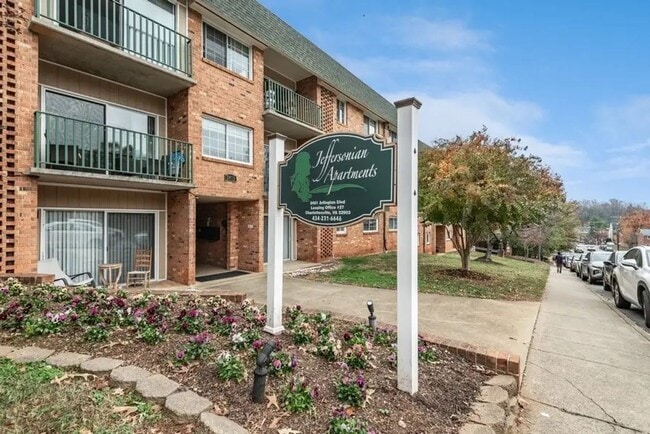 Interior Photo - The Jeffersonian