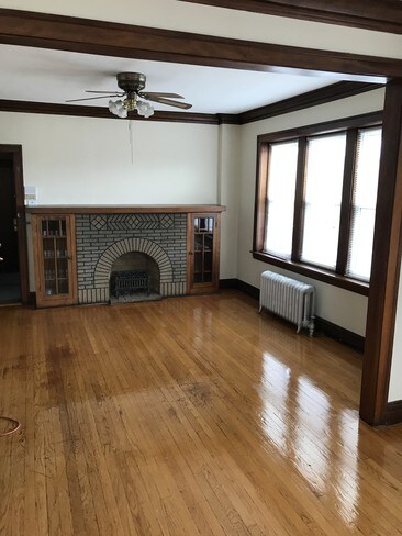 Building Photo - Large one bedroom