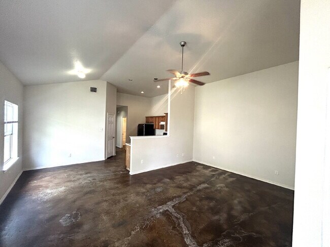 Foto del edificio - 3/2 Home with a Yard and Central AC