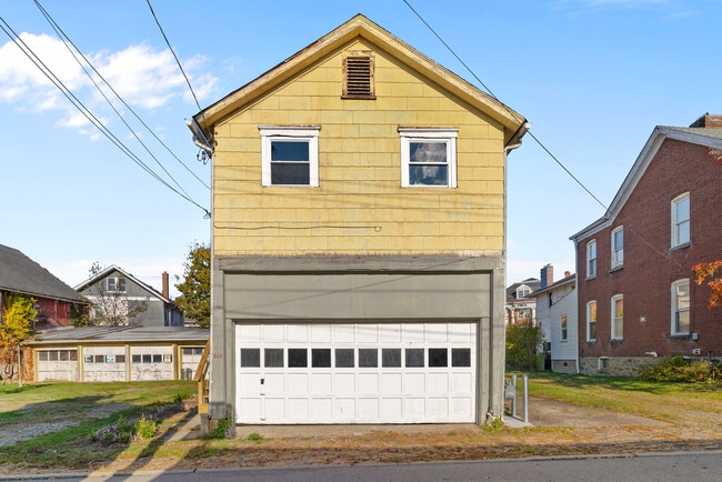 Photo - 607 Murray St House