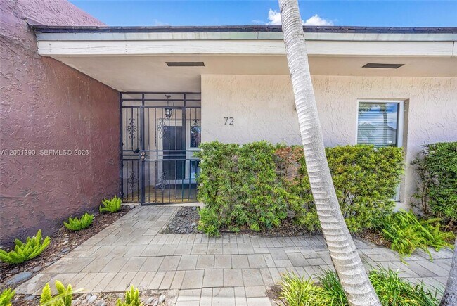 Foto del edificio - 72 SW 113th Ave