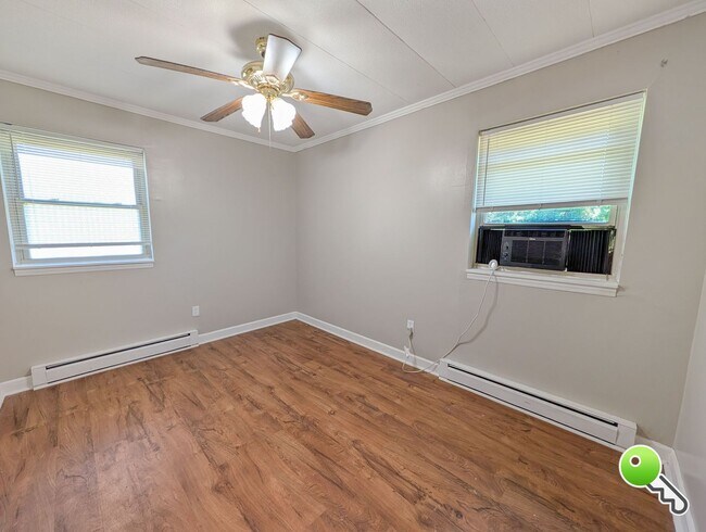 Foto del edificio - Charming 3BR Home with Covered Parking & Fenced Yard