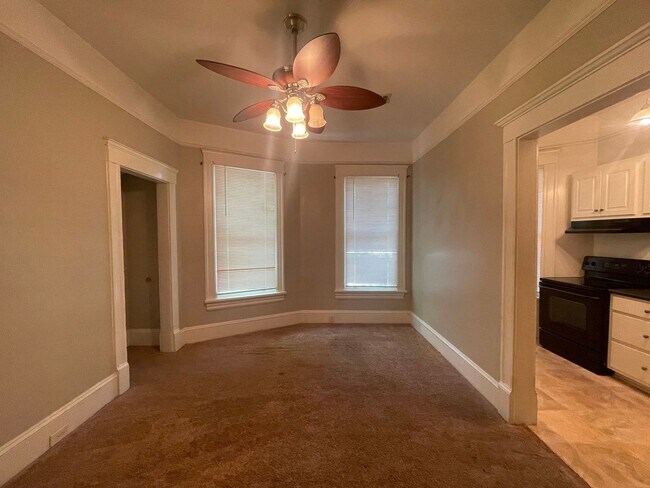 Foto del edificio - 946 Magnolia St