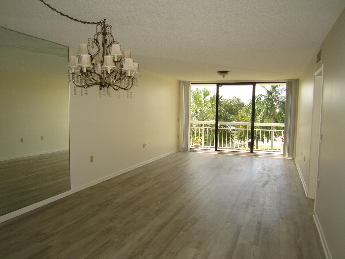 2621 Village Blvd Unit 306