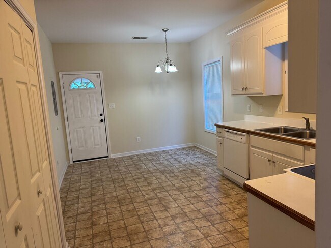 Foto del edificio - 1203 Stoneridge Ln