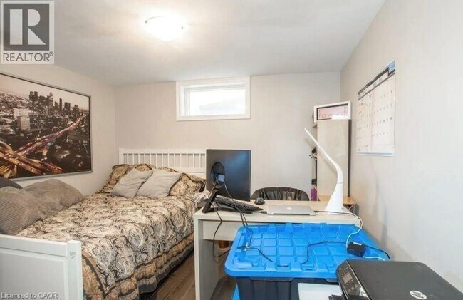 Building Photo - 17 Ridgeview Ave