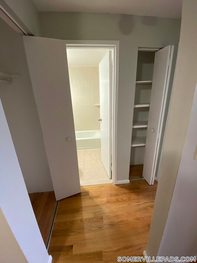 Building Photo - 14 Murdock St