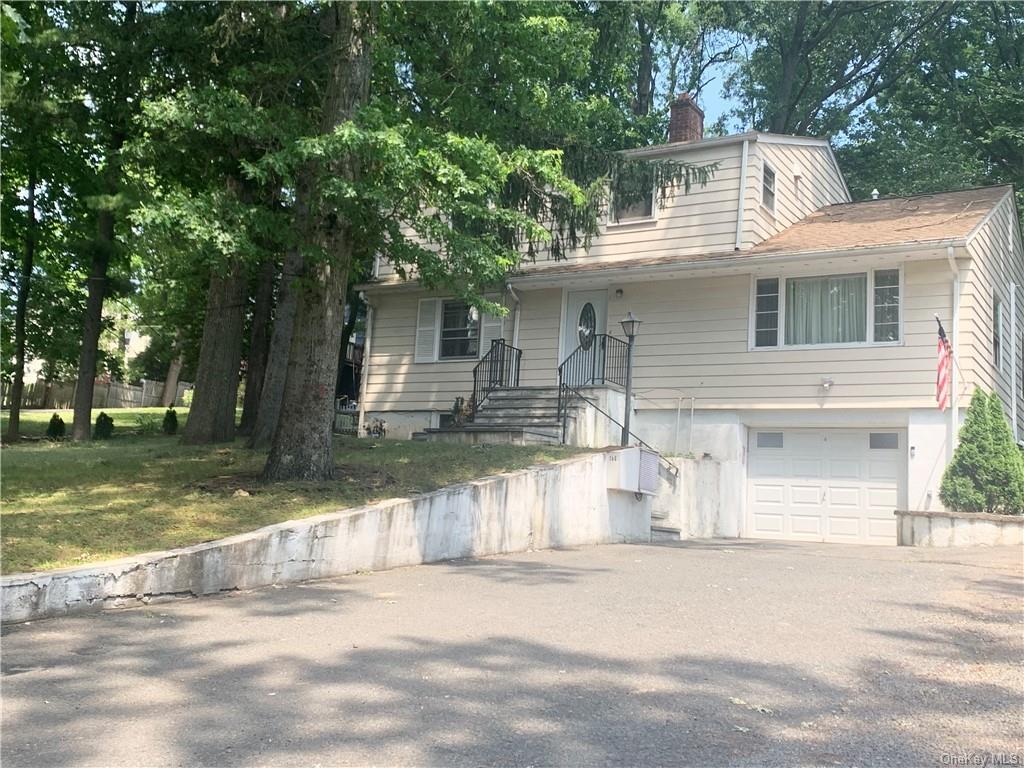 Foto principal - 144 Railroad Ave