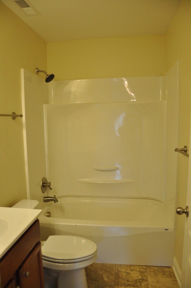 Foto del edificio - Now Pre-Leasing for Fall Semester 2026