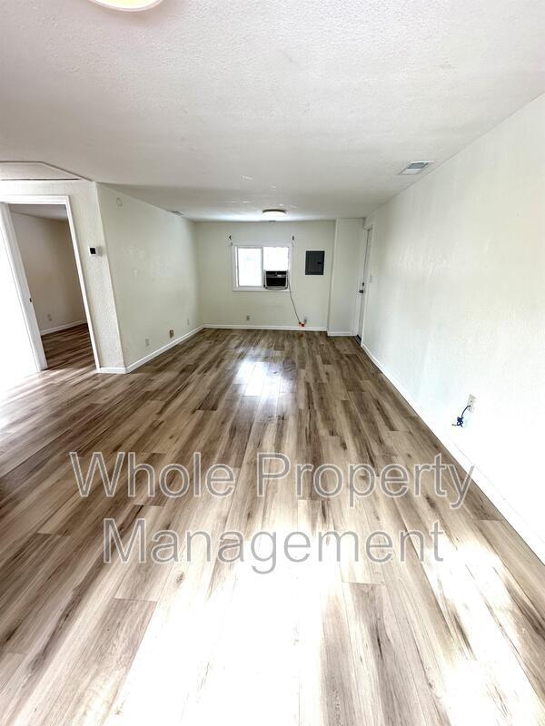 Building Photo - 6095 Pierce St