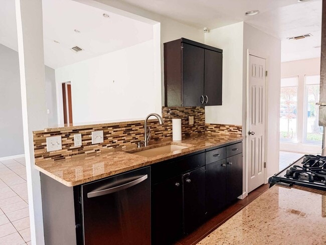 Foto del edificio - 5807 Burnhill Dr