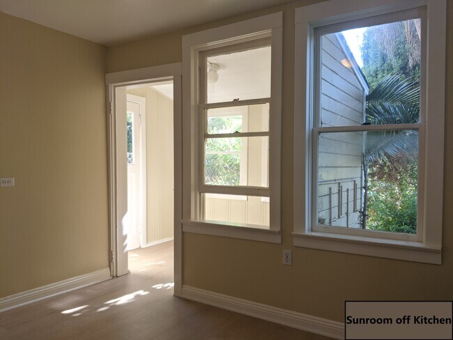 Kitchen - 540A Noe St