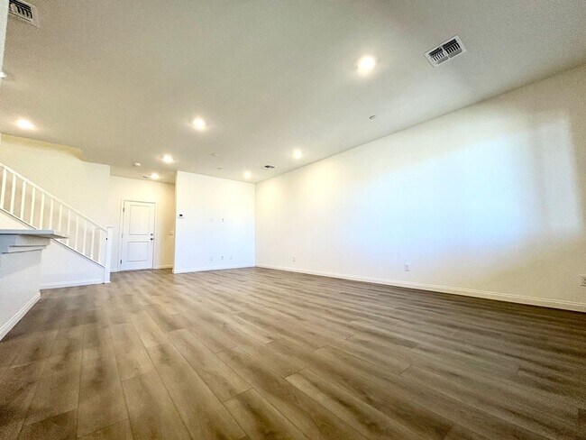 Foto del edificio - Brand new Townhome!   Summerlin West