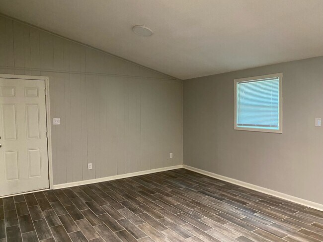 Building Photo - 505 Pearson Dr