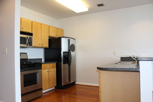 Building Photo - Spacious, beautiful loft with separate bedroom and office for rent in Downtown Atlanta