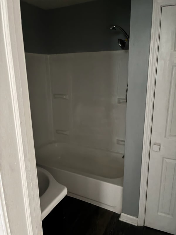 Building Photo - 7919 Lake Ave