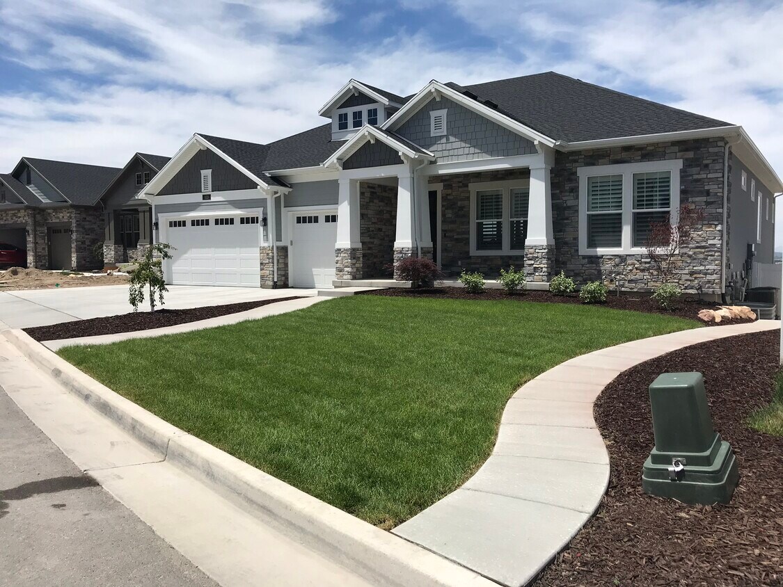 923 E Deer Vista Ct Unit B2, Draper, UT 84020 Apartments in Draper