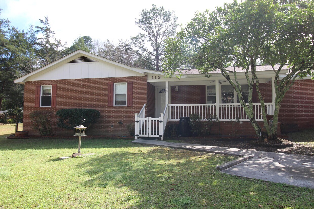 Foto principal - 113 West Dr
