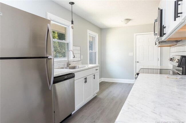 Building Photo - 331 Richmond Dr