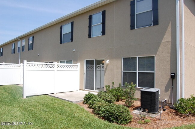 Building Photo - 1500 Calming Water Dr