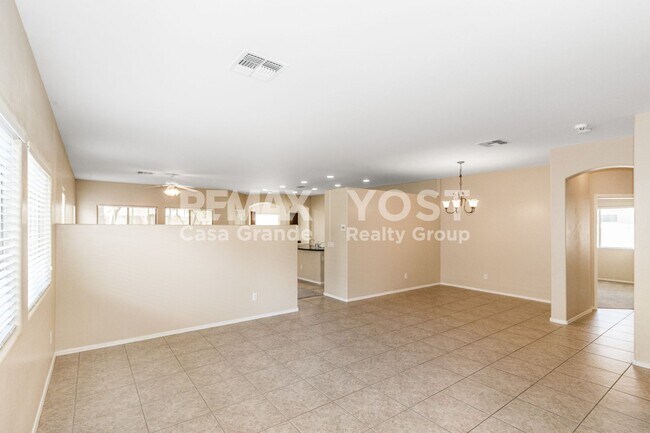 Building Photo - 254 W Seven Seas Dr