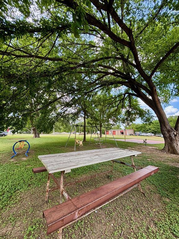 Foto del edificio - 18602 River Timber Dr