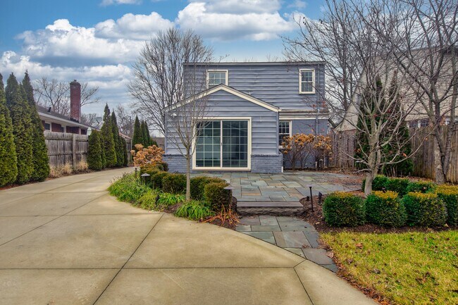 Foto del edificio - 385 Hillcrest Ave