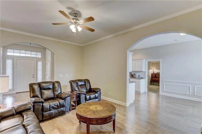 Photo - 713 Heather Wood Dr House