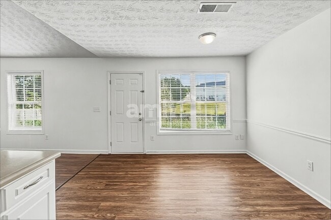 Building Photo - 282 Rockingham Dr