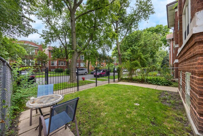 Foto del edificio - 4930 N Monticello Ave