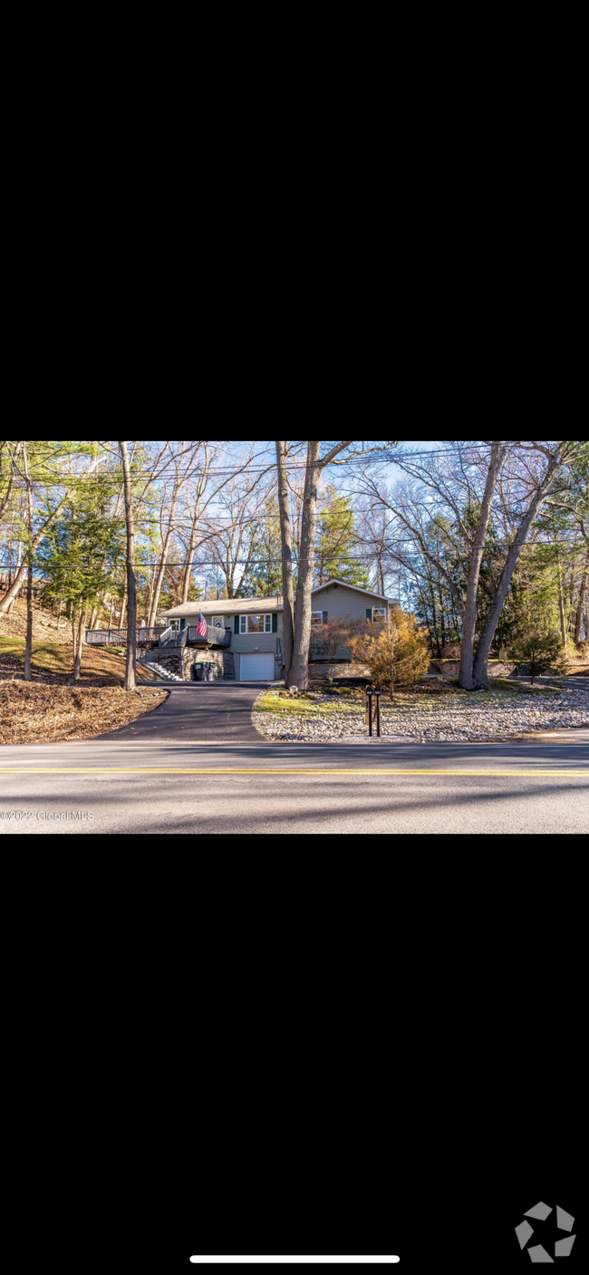 Building Photo - 245 Church Rd