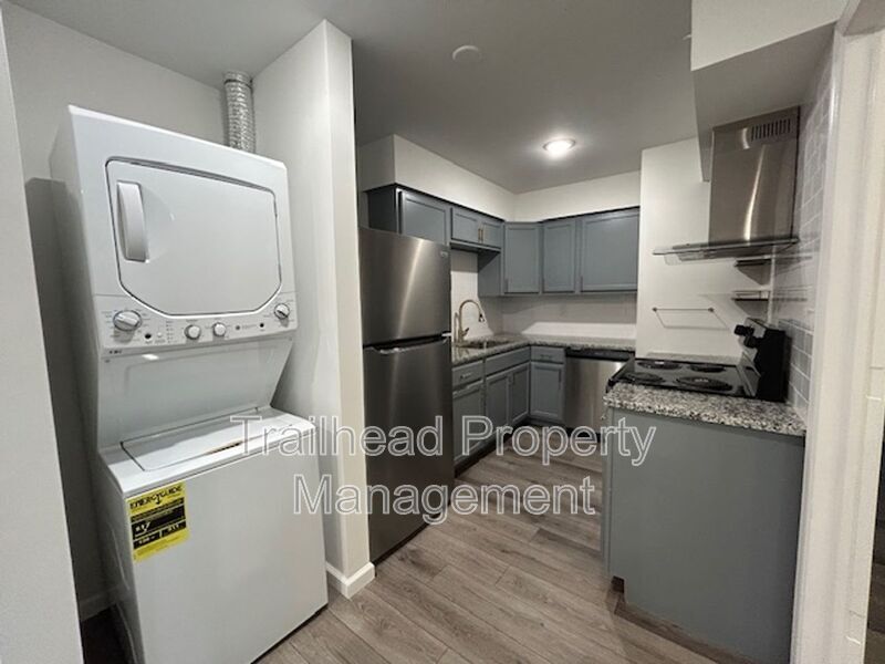 Foto principal - 8455 Lowell Ave