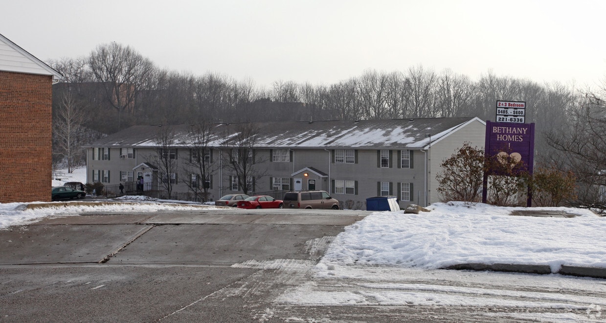 Yearling Apartments - 3970 Yearling Ct