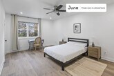 Foto principal - Private bedroom in 5 bed/3.5 bath Home