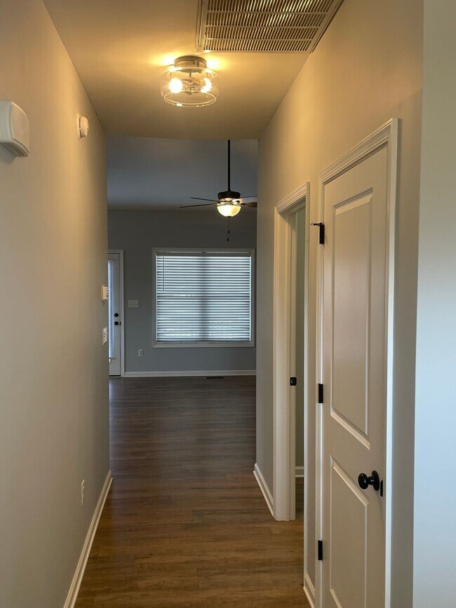 Foto del edificio - 3 BR 2 BA House