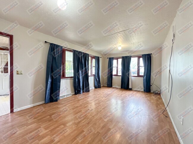 Foto del edificio - COZY House For Rent In Moorcroft