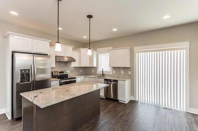 Foto del edificio - Spacious 4-Bedroom Home in Urbandale | Fin...