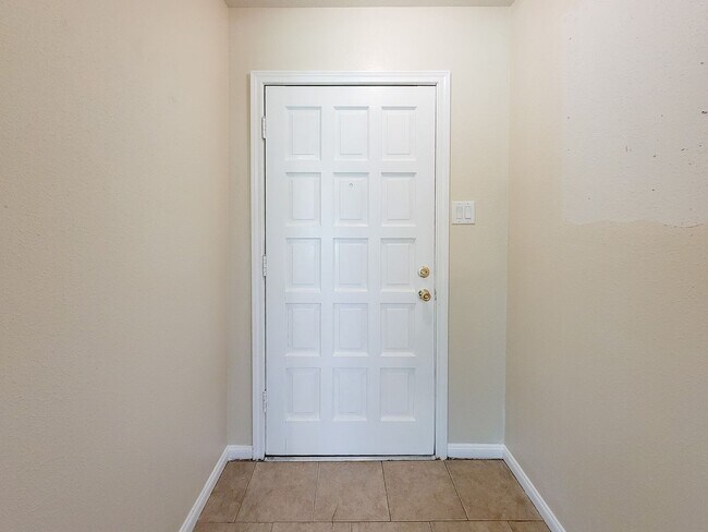 Foto del edificio - NICE 3 BEDROOM 2 BATH LEASE HOME IN SPRING...