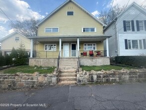 Building Photo - 2030-2032 Washburn St