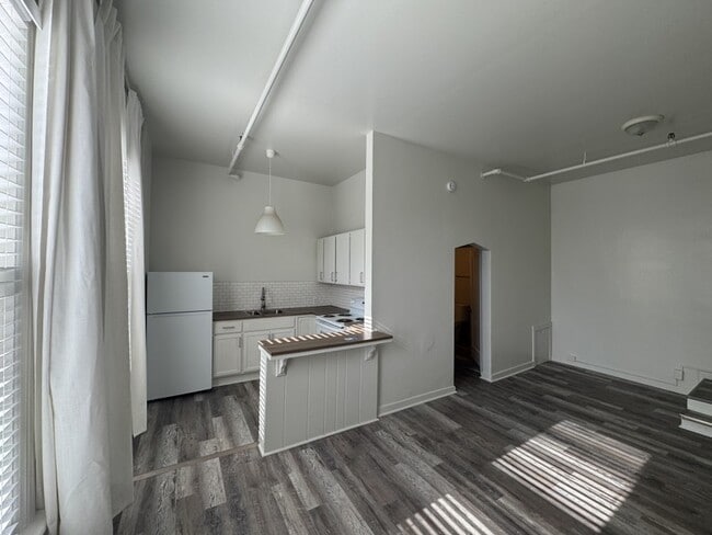 Photo - 876 E 1st Ave Apartment
