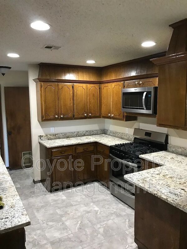 Foto del edificio - 36335 Pine Hill Rd