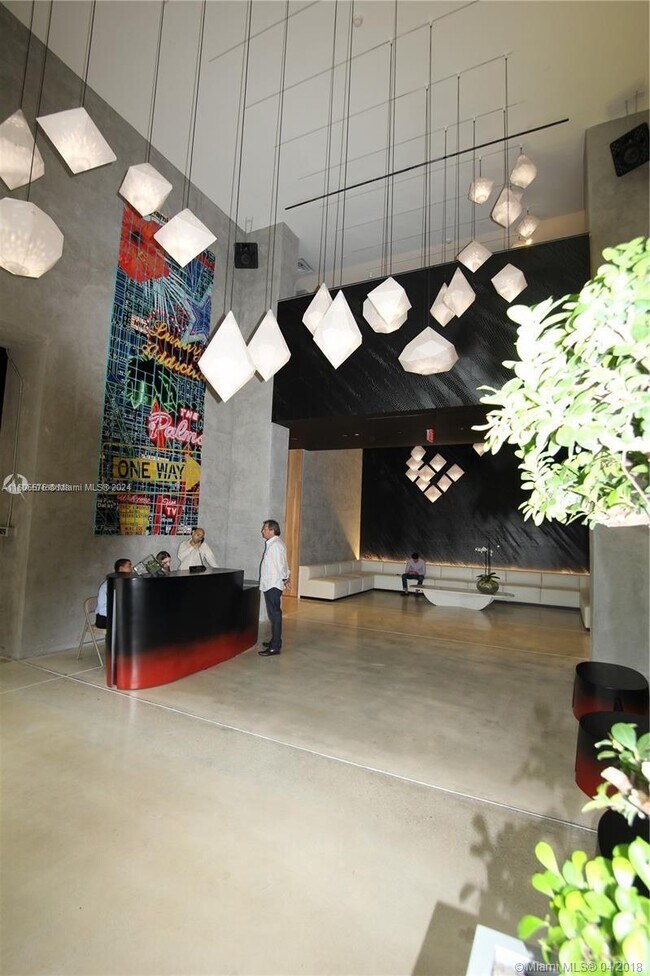 Foto del edificio - 151 SE 1st St
