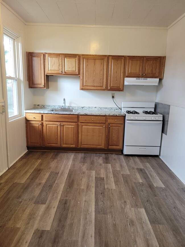 Foto del edificio - 4 Bedroom Home in Lancaster City